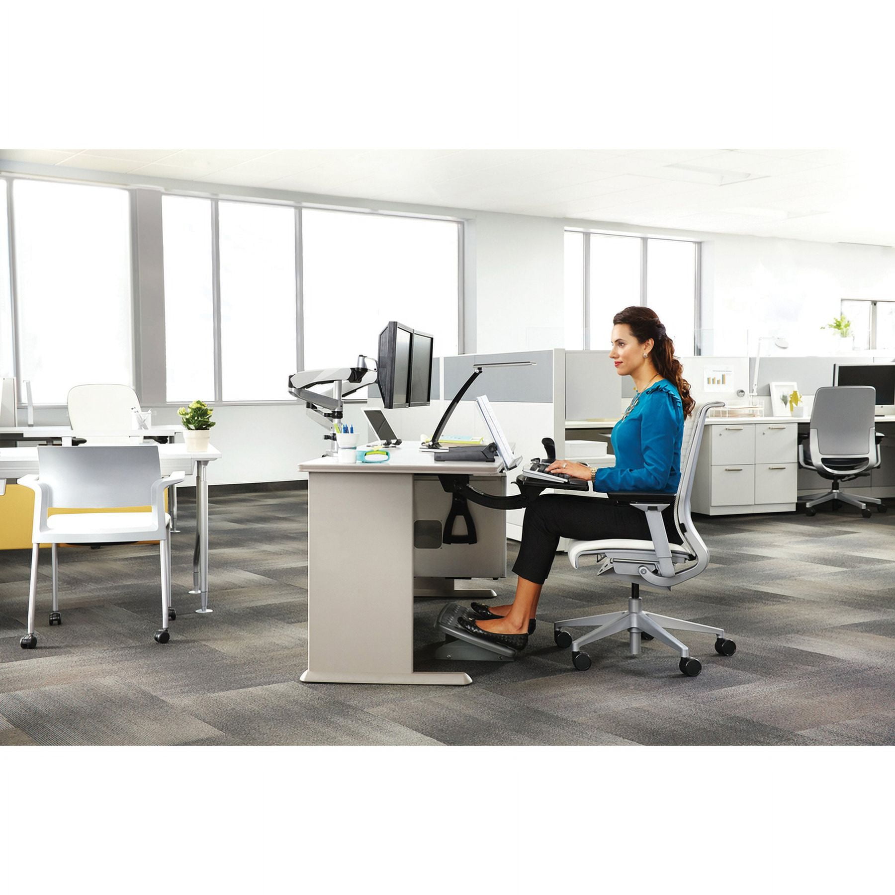 3M Sit/Stand Easy Adjust Keyboard Tray with Adjustable Keyboard and Mouse Platform, 23 in Track, AKT180LE