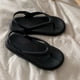 thumbnail image 4 of Sandalias de verano para mujer, sencillas, de color liso, para uso exterior, informales, para vacaciones en la playa, sandalias planas con tiras y sandalias, 4 of 6