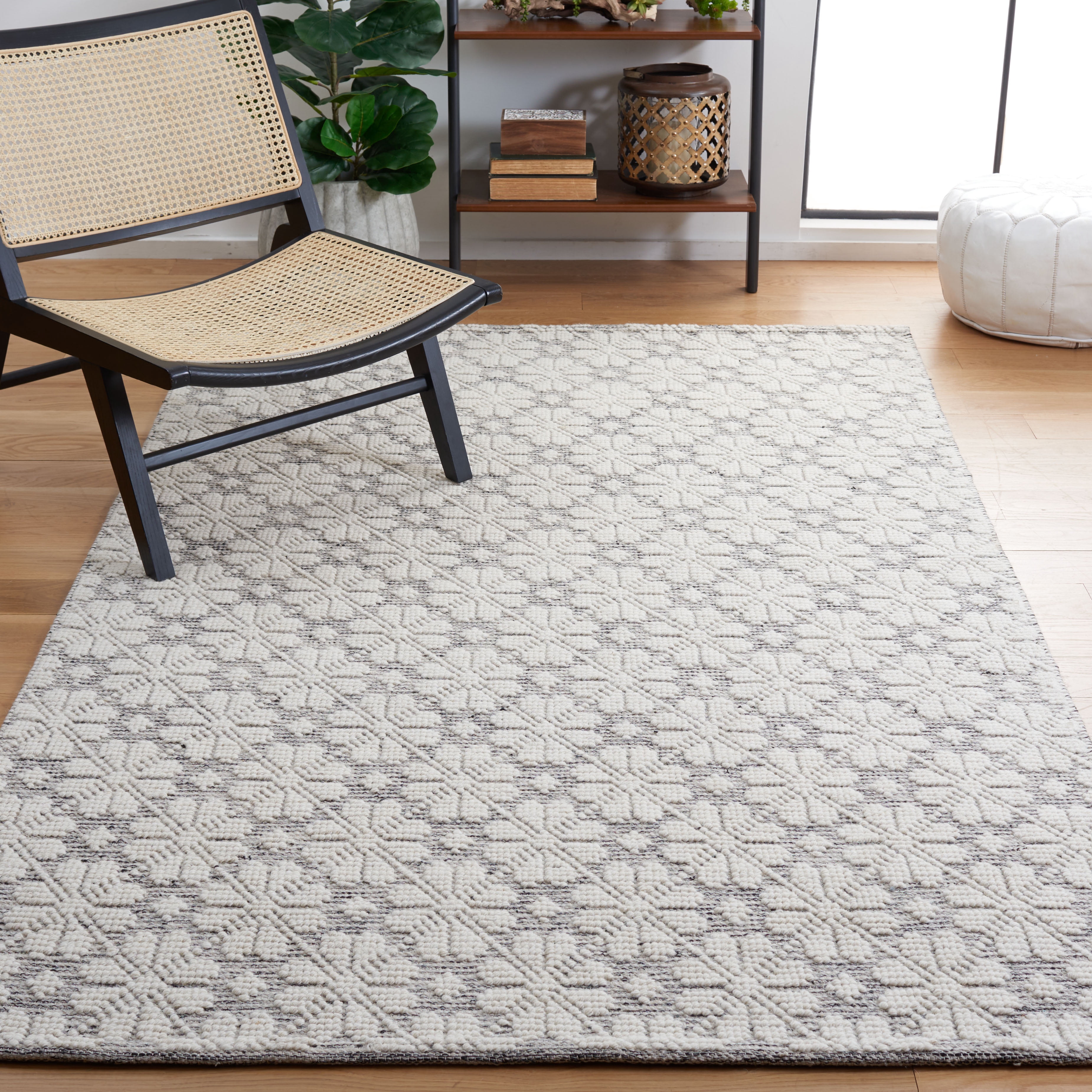 SAFAVIEH Vermont Orval Geometric Floral Wool Area Rug, Ivory/Grey, 3' x 5'