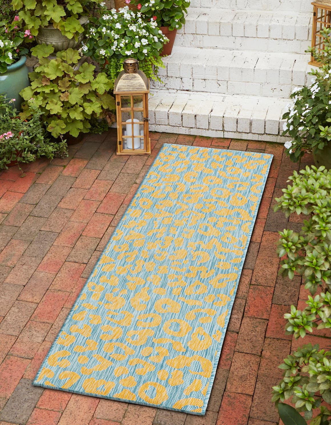 Unique Loom Leopard Indoor/Outdoor Safari Rug Blue Yellow/Blue 2' x 6