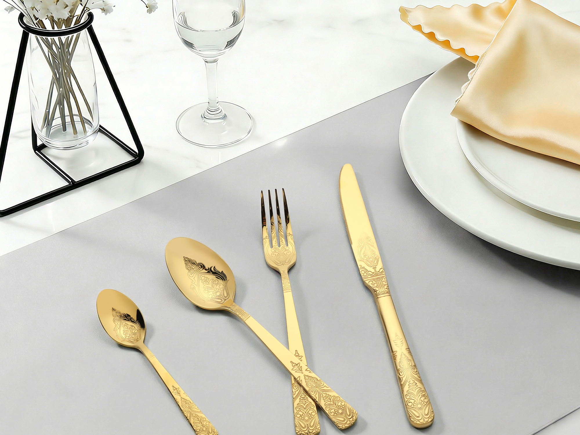 Unique Bargains Stylish and Durable Stainless Steel Floral Flatware Set Gold 4pcs