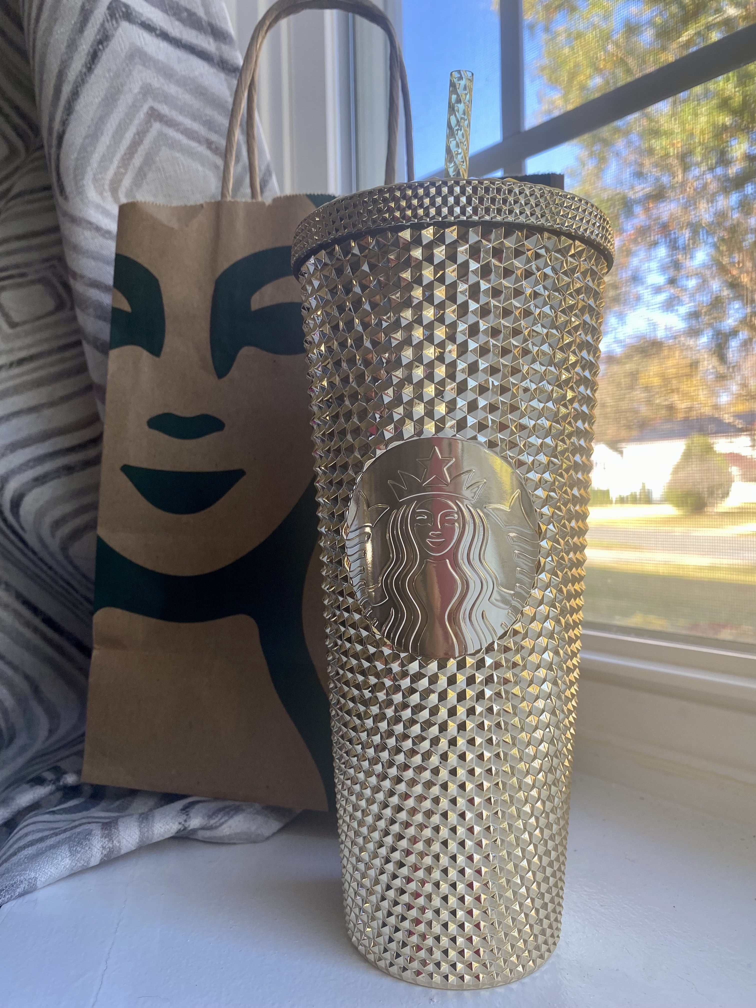 Starbucks *Christmas 2022* Gold Foil Studded Cold Drink Tumbler --24oz