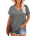 thumbnail image 2 of Qarigey Camiseta de mujer con cuello en V, manga corta de color sólido, blusa dividida de color sólido Prendas para la parte del cuerpo Gris claro SG Qarigey AP003161-29, 2 of 6