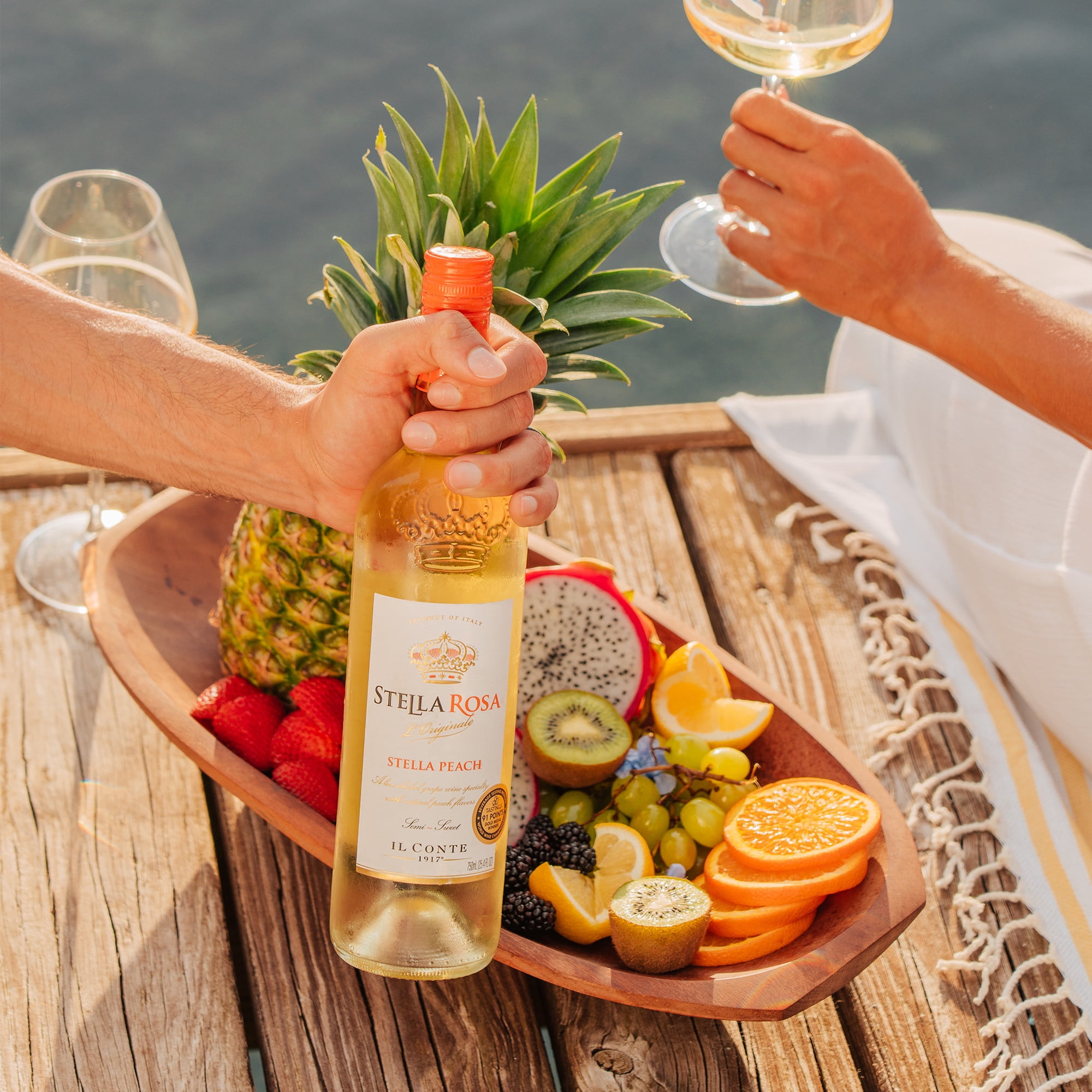 Peach Semi-Sweet Moscato White Wine, 750ml Glass Bottle, Piedmont, Italy