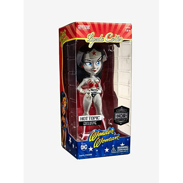 lynda carter statue