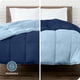 thumbnail image 5 of Edredón de Plumón Alternativo Reversible Bare Home Colección 1800 para Todas las Estaciones Tamaño Twin/Twin-XL Azul Oscuro/Azul Claro, 5 of 8