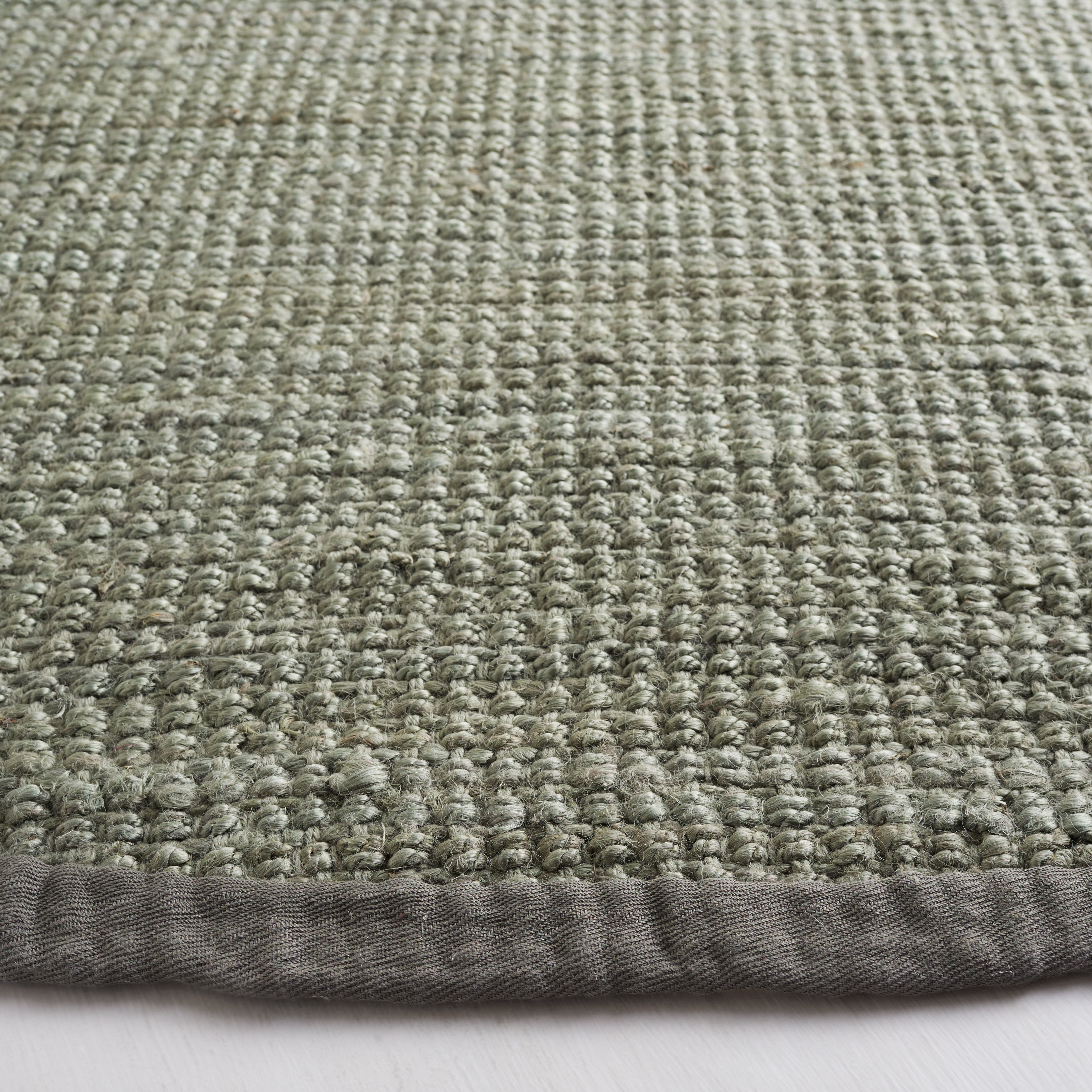 SAFAVIEH Natural Fiber Milica Solid Area Rug, Green/Gray, 7' x 7' Round - Scandinavian Design, Green & Grey, Jute, Hand Woven Pattern, Ideal for Entryway, Kitchen, Living Room, Office
