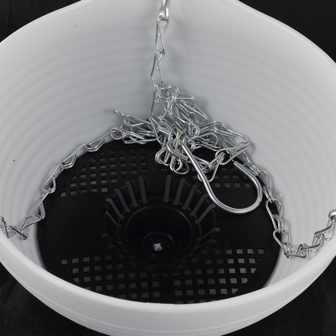 REGALWOVEN White Plastic Hanging Flower Pot Chain Plant Planter Basket Home Garden Decor