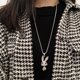 thumbnail image 2 of Collar de conejo con diamantes llenos de diamantes para mujer, cadena de suéter simple y de moda, joyería versátil de invierno, 2 of 6