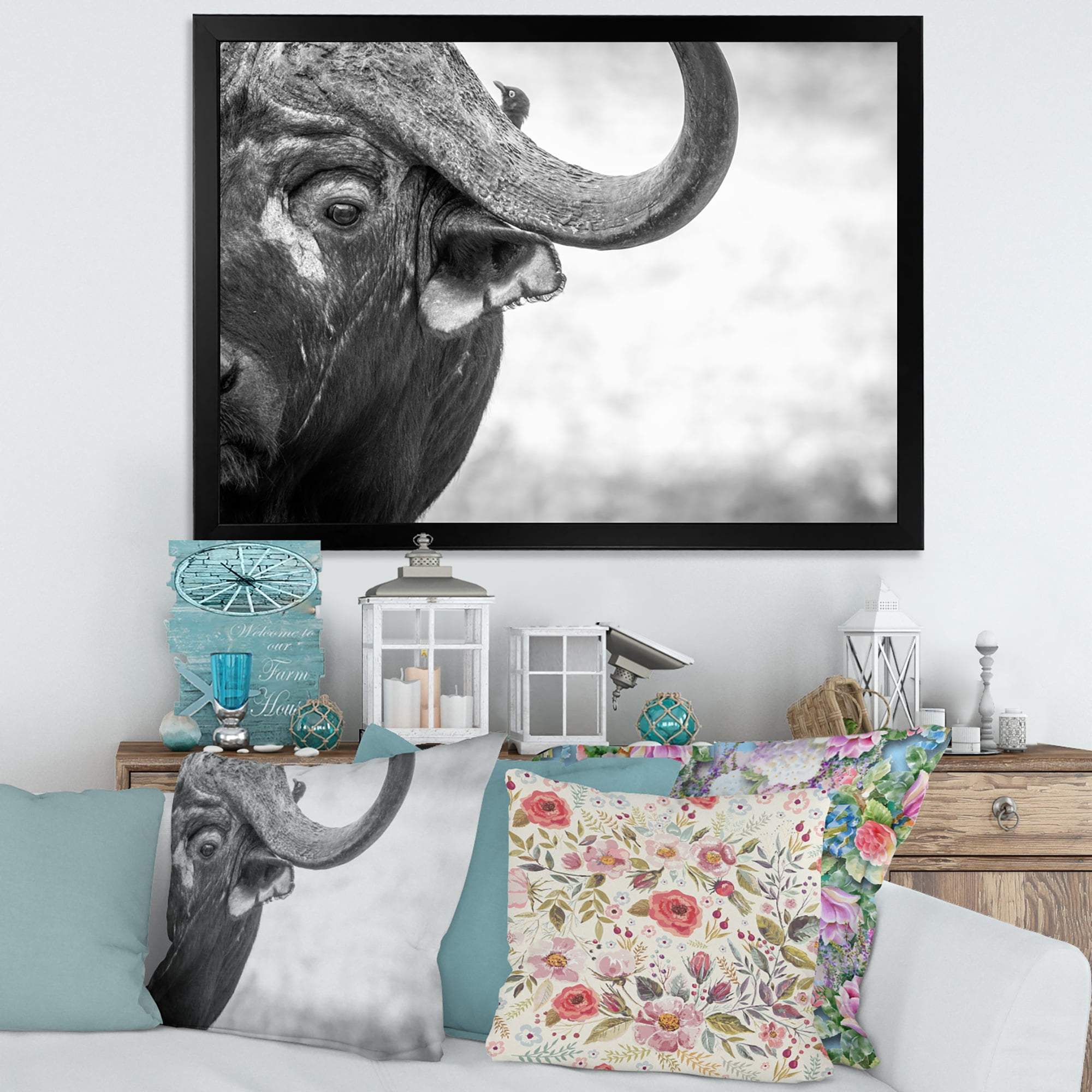 Designart 'Black and White Portrait Of Buffalo III' Farmhouse Framed Art Print