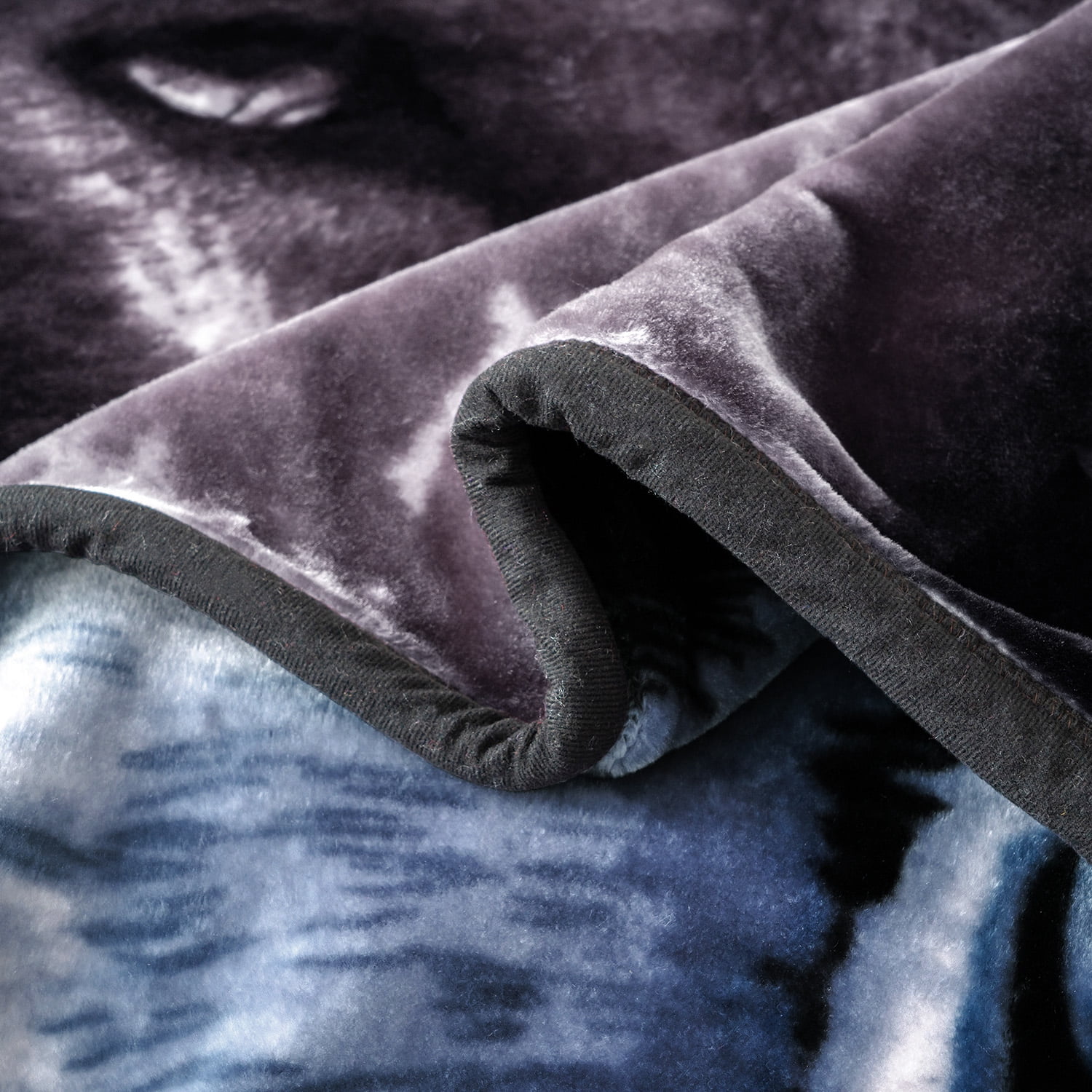 MERRY HOME Full/Queen Size Fleece Blanket For Bed, A & B Patterns Soft Warm Animal Blanket, Microfiber Plush Middle Weight Bed Blanket For All Season, Moon Wolf /Wolf, 5LB, 75"x87"