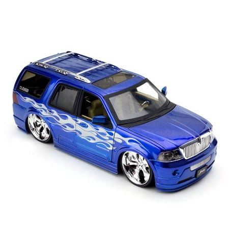 Dub City 1:18 Scale Diecast Replica of the Lincoln Navigator
