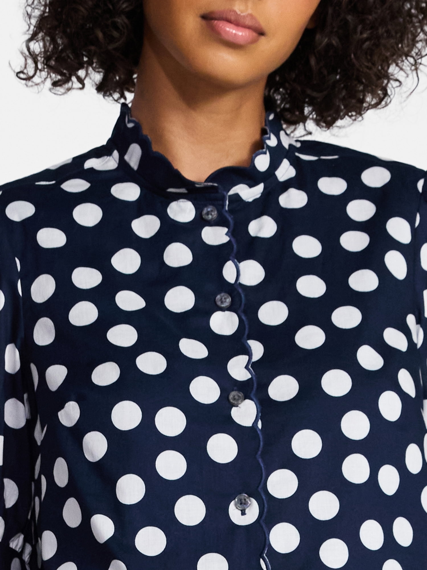 Time and Tru Women's Scallop Trim Cotton Button Down Shirt with Short Sleeves, Sizes XS – XXXL
