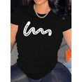 thumbnail image 1 of Camiseta elegante con estampado de letras abstractas para mujer. Cuello redondo informal, manga corta, algodón elástico, lavable a máquina. Perfecta para verano, moda diaria y uso informal., 1 of 7