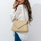 thumbnail image 2 of Bolsos cruzados para mujer, ligeros, con correa de cadena ajustable y acolchados, de diseñador, para el hombro, color albaricoque, 2 of 5