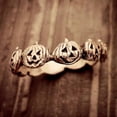 thumbnail image 3 of Anillo de calabaza de Halloween, estilo vintage, anillo de calabaza para la cabeza, anillo para el dedo, joyería unisex, varios tamaños disponibles, 7, 3 of 4
