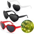thumbnail image 1 of Gafas con Efecto Corazón, 3 Piezas Gafas de Difracción de Luz con Efectos Especiales, Gafas de Sol con Forma de Corazón 3D para Música/Bar/Fuegos Artificiales al Aire Libre (Negro, Rojo, Blanco) Rojo Verde, 1 of 5