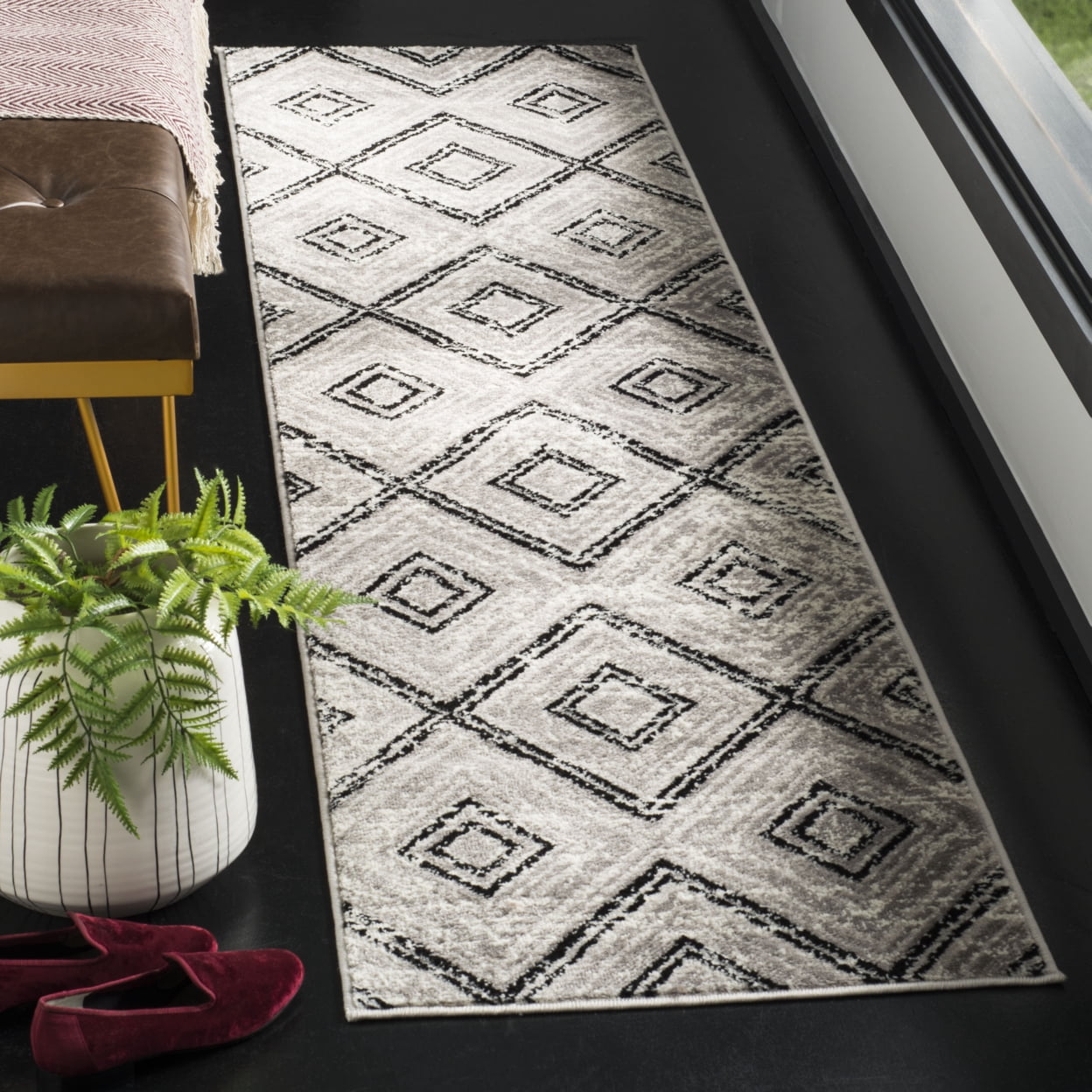 SAFAVIEH Skyler Cuthbert Geometric Area Rug, Grey/Black, 5'1" x 7'6"