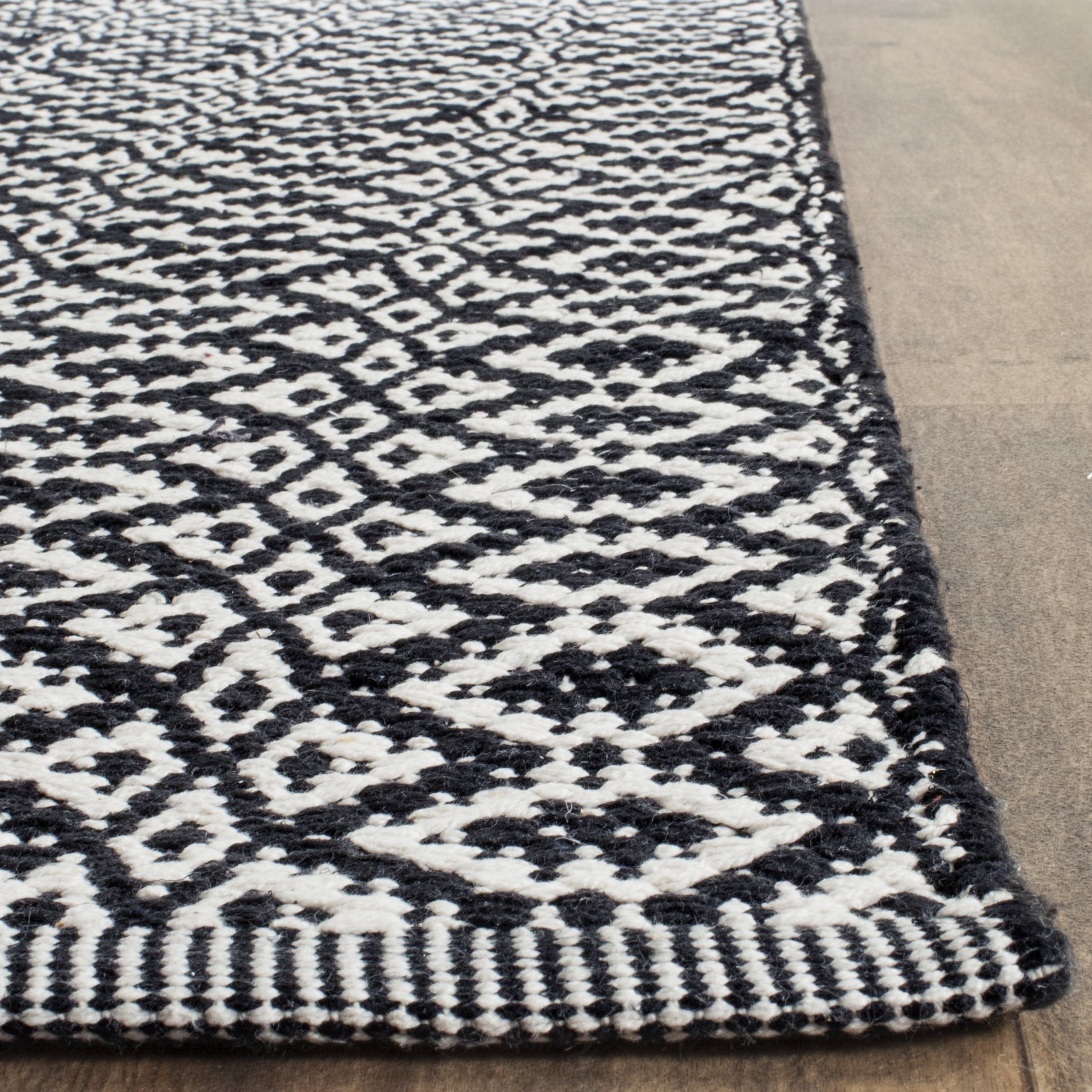 Safavieh Montauk Corrine Geometric Cotton Area Rug, Ivory/Black, 10' x 14'