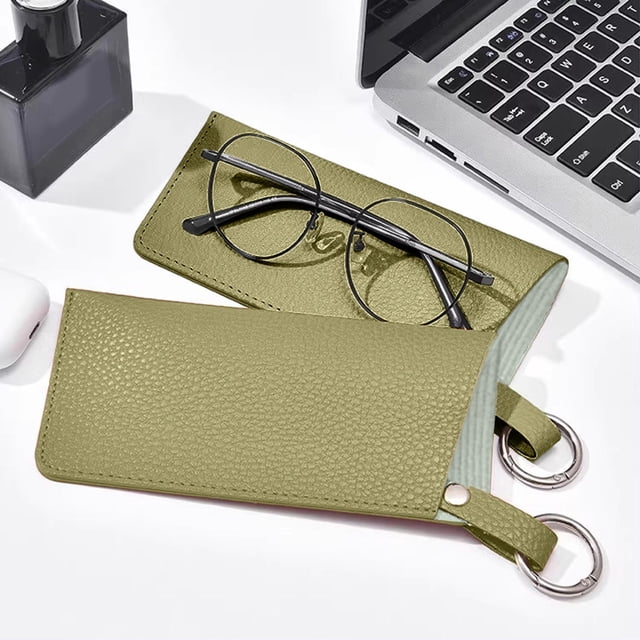 Estuche portátil de piel sintética para gafas con llavero – Estuche suave para gafas de sol para hombres y mujeres, organizador de gafas para viajes y uso diario.