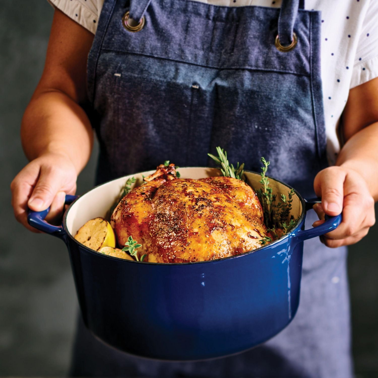 Tramontina Enameled Cast Iron Covered Round Dutch Oven, 5.5-Quart, Gradated Cobalt, 80131/075DS