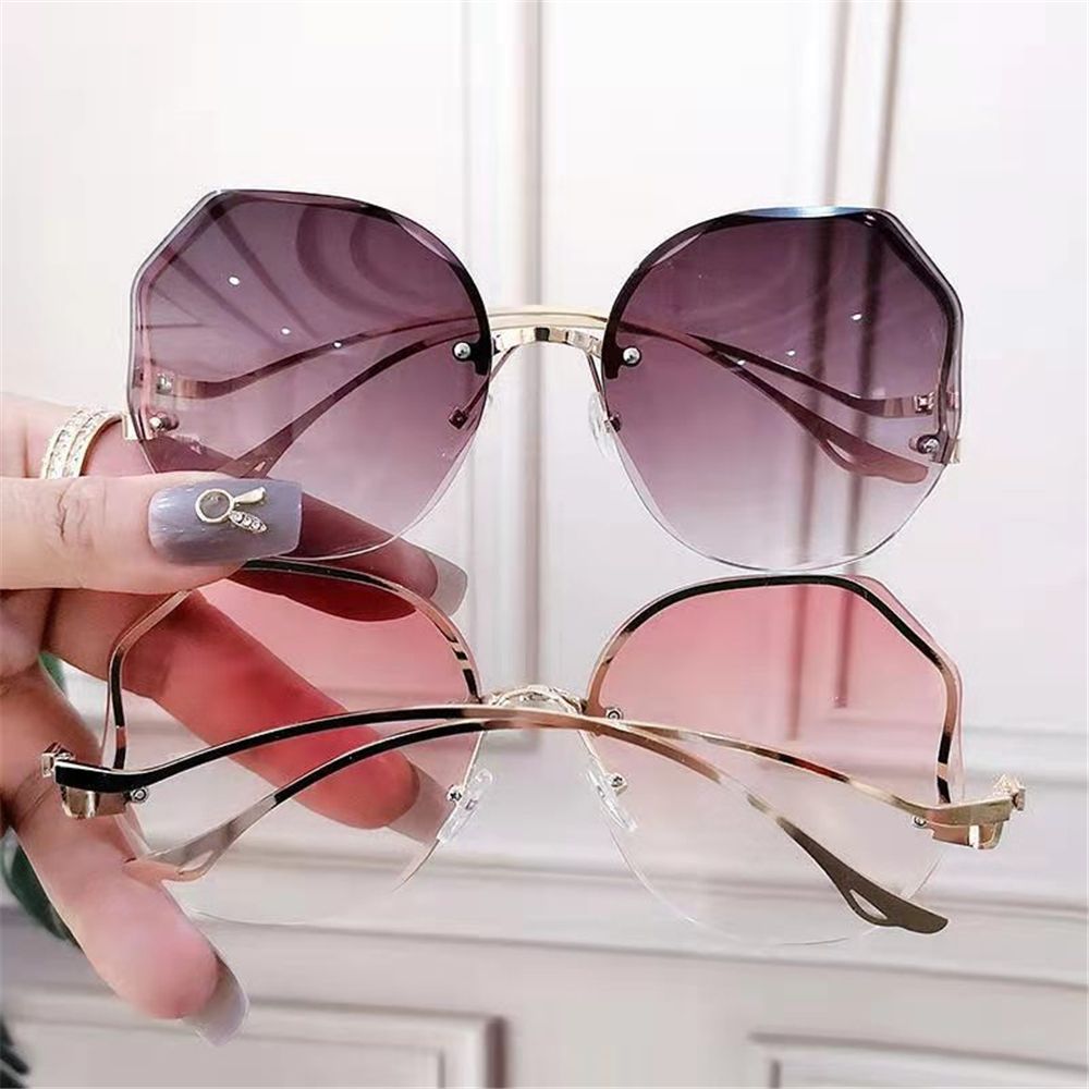 サングラス Bally Sunglasses BY0103H 28T Pink Oversized l Frame celine-cl40287u-72e-hd-1_800x.