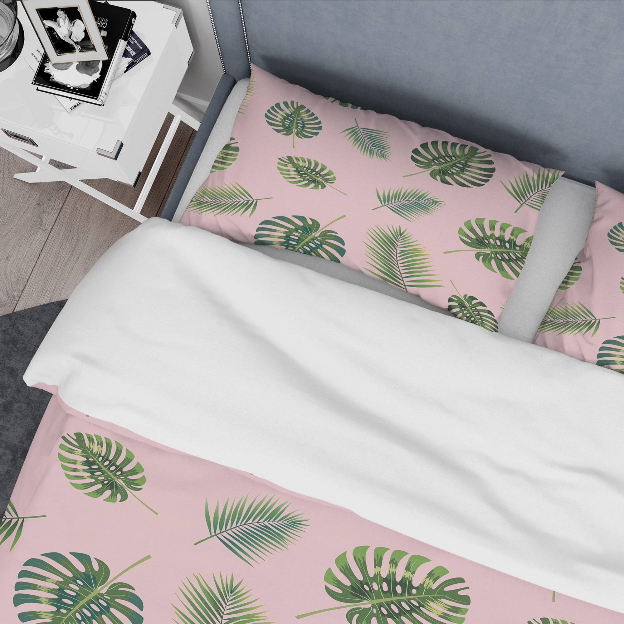 Designart 'Palm Tropical leaves pattern.' Mid-Century Modern Duvet Cover Set