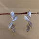 thumbnail image 5 of Pendientes para mujer, regalos para mujer, pendientes de perlas con flecos, elegantes pendientes pequeños y largos, pendientes delicados, pendientes para dama., 5 of 5