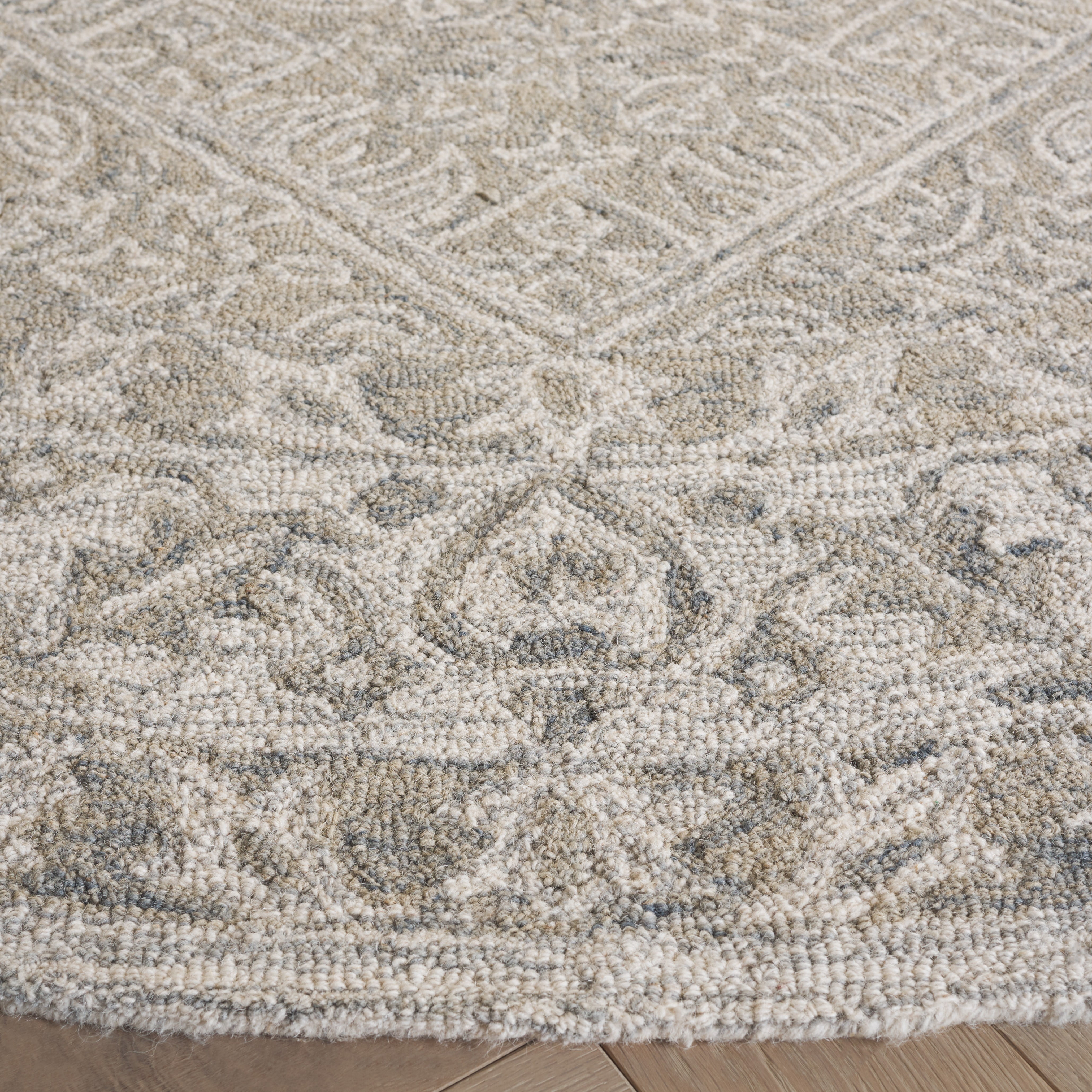 Safavieh Dip Dye Felicia Floral Area Rug, Gray/Ivory, 7' x 7' Round