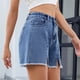 thumbnail image 3 of Pantalones cortos de mezclilla con abertura frontal for mujer, pantalones cortos casuales de verano con flecos y dobladillo crudo de talle alto, 3 of 6