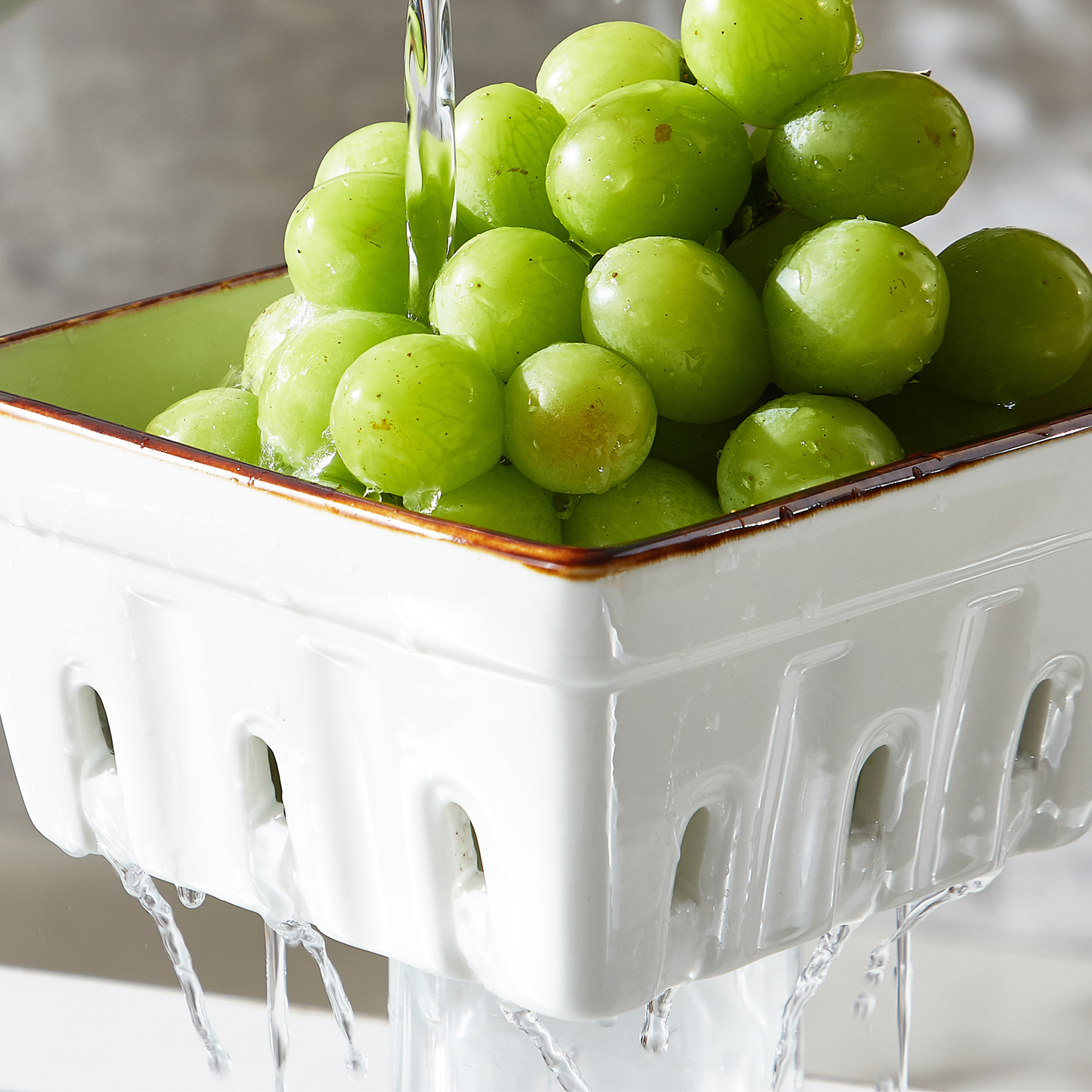 CONTENPO Ceramic Berry Basket with Holes, Berry Bowl Colander Fruit Basket for Kitchen Décor - 5.9" Berry Containers for Fridge, Cream White (2 PCS)