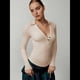 thumbnail image 5 of Camisetas Henley de Larga para Mujer, -Otoño 2025, de Punto Acanalado con Botones, Corte Entallado, Blusas Básicas Informales. Albaricoque S, 5 of 7