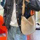 thumbnail image 5 of Nuevo bolso bandolera retro de media luna para mujer, de ante sintético, de diseñador de lujo, bolso de hombro con correa ancha tejida de alta calidad, 5 of 5