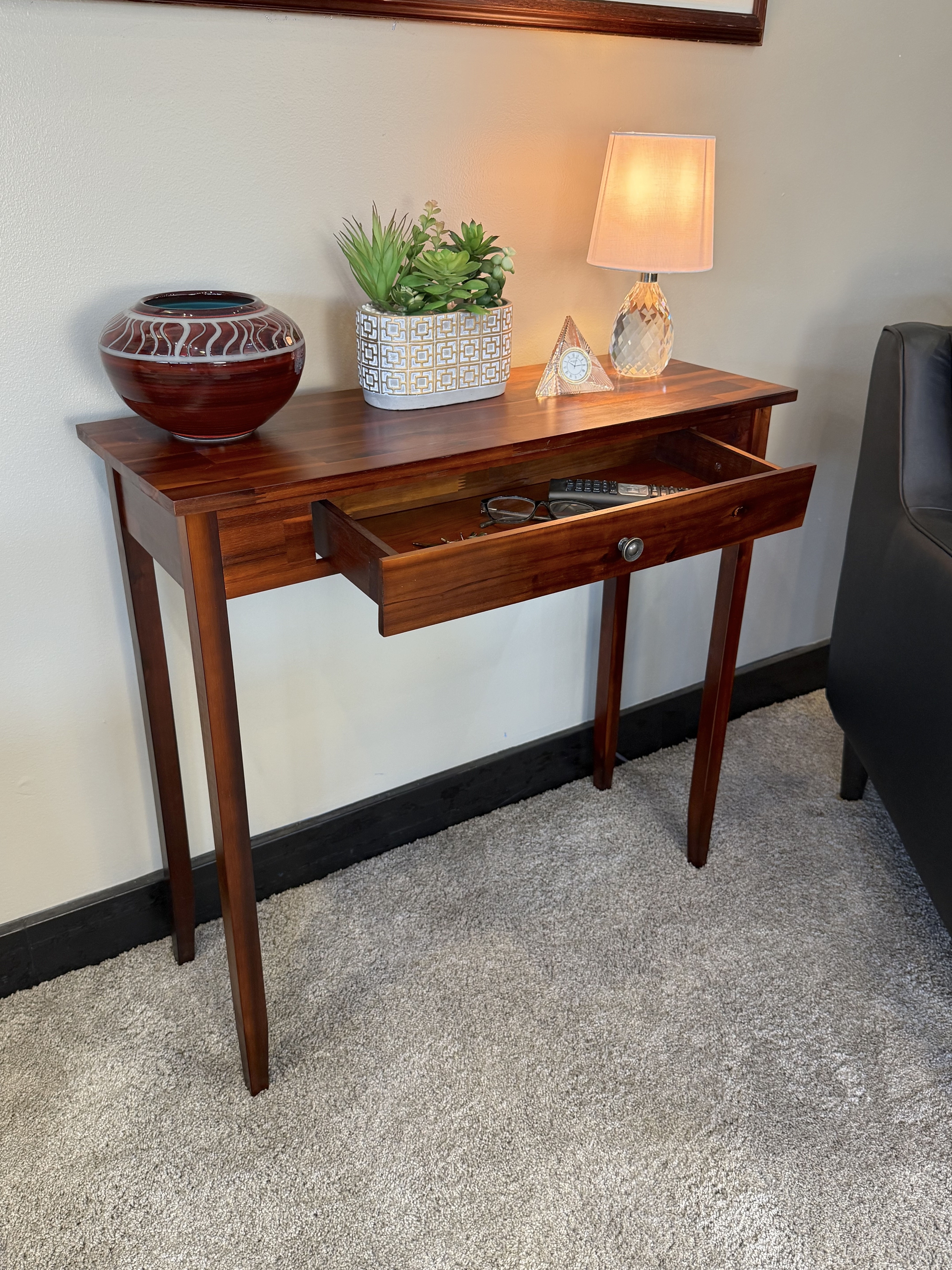 Acacia Mid-Century Entryway Table with Drawer in Mahogany Matte