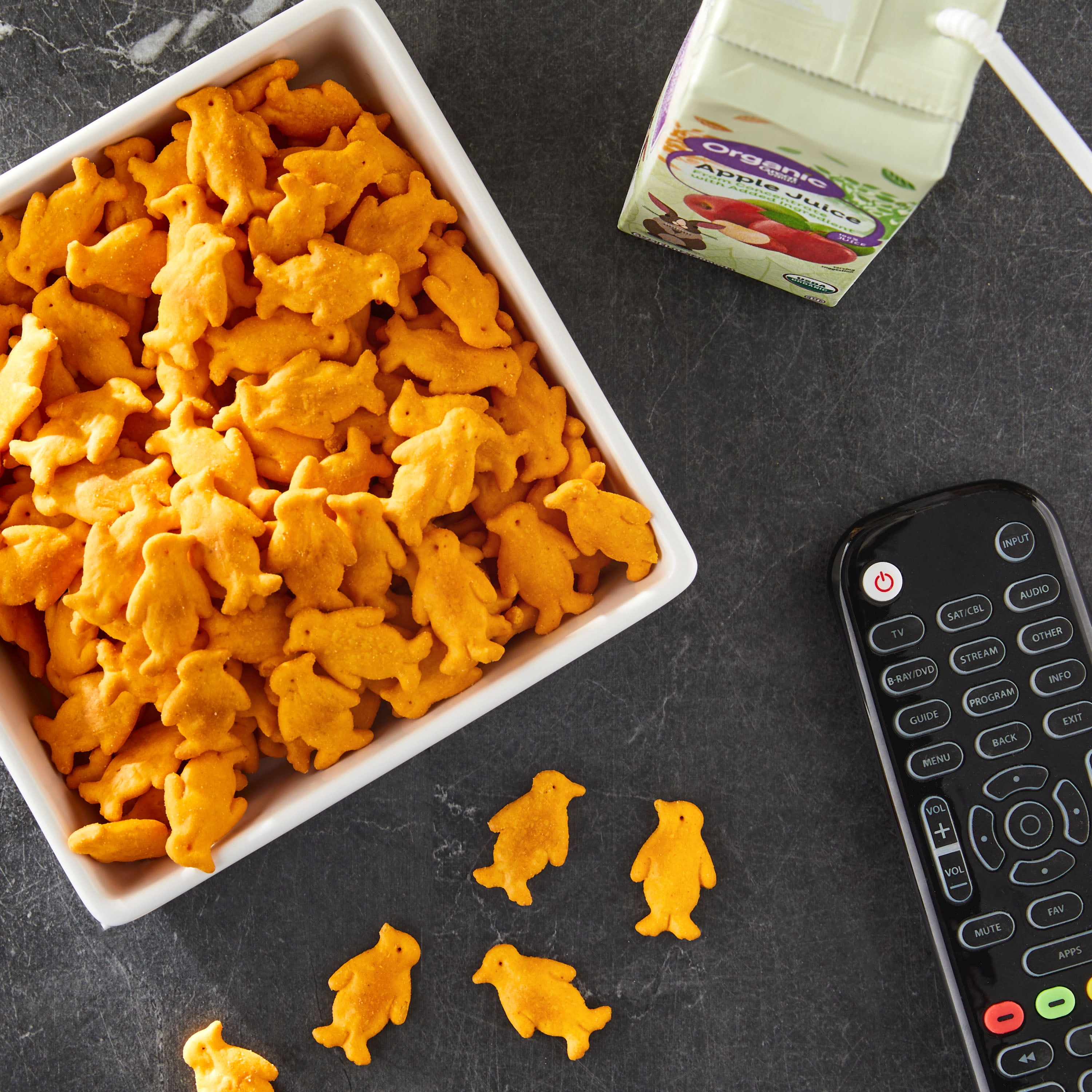 Great Value Baked Cheddar Cheese Penguin Crackers, 19 oz