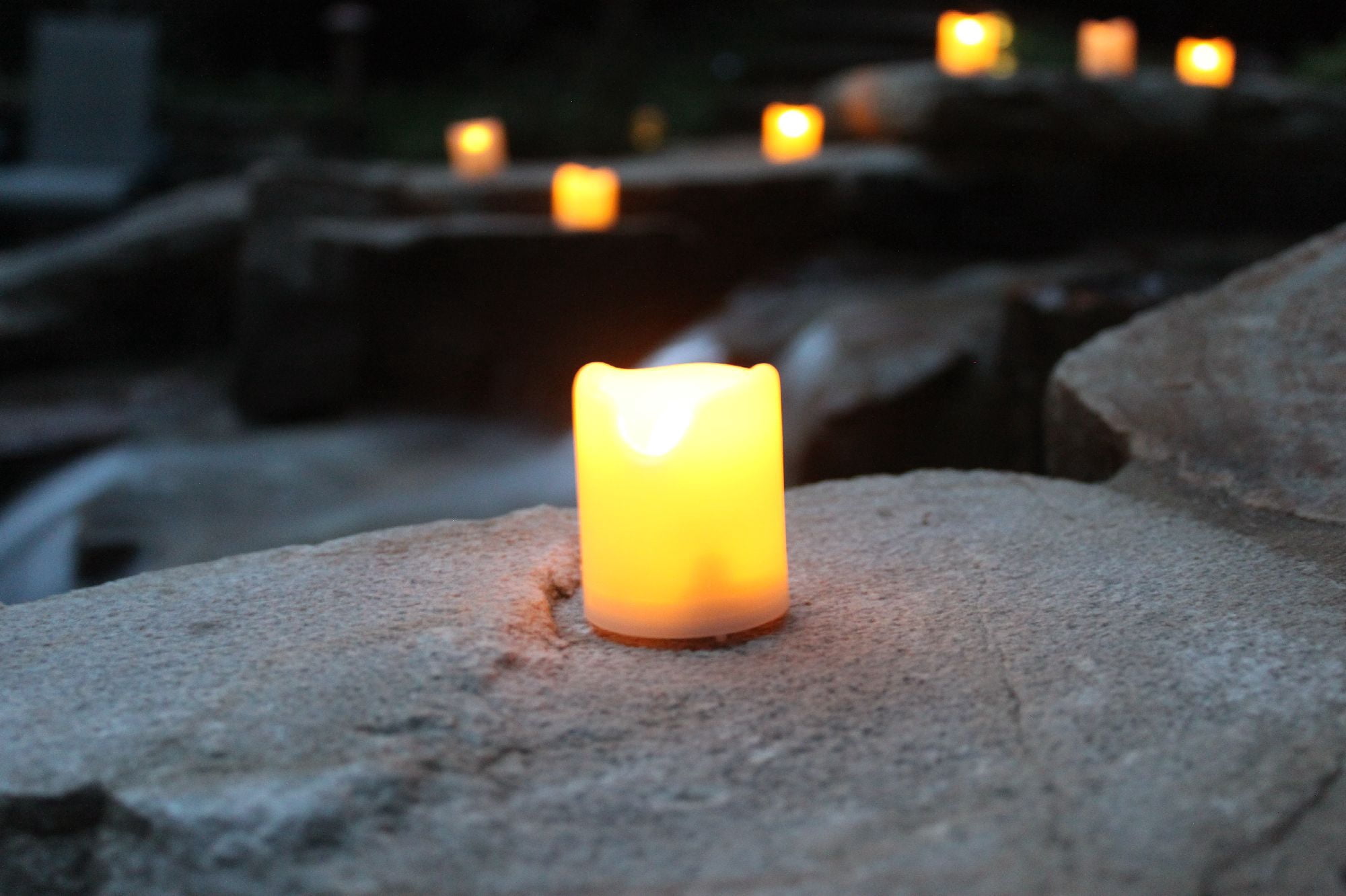 EcoGecko Flameless Votive Candles with Remote and Timer, Battery Operated Tealights, Warm Glow, Weatherproof for Indoor & Outdoor Use, Batteries Included, Pack of 24, Ivory