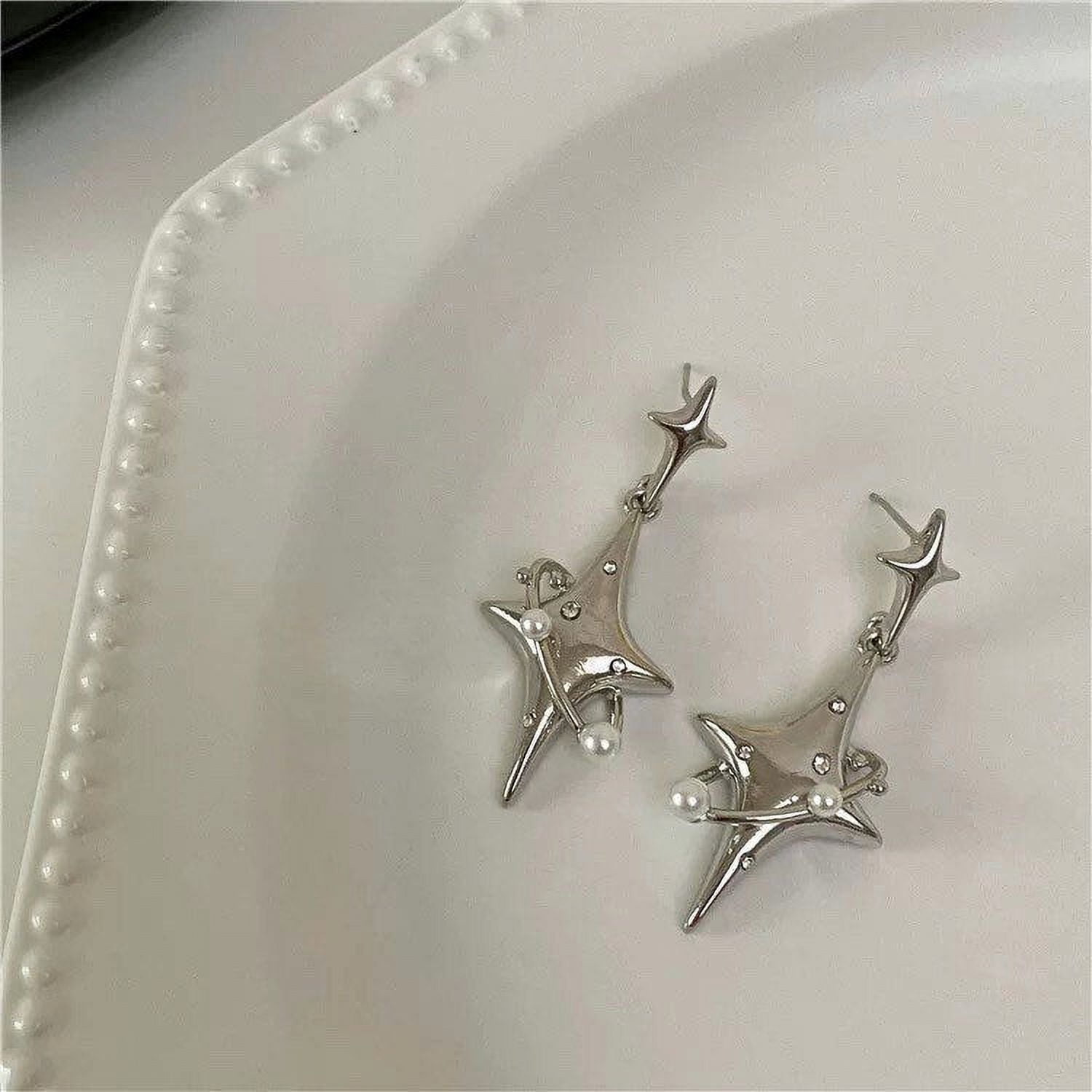 【Monday Edition】STAR ORBIT EARRINGS 18K Orbit Star Earrings – Temple St. Clair