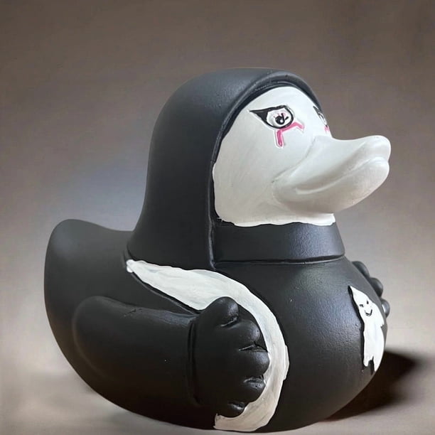 White billed Duck Gothic Duck Statue, Hand-Painted Cool Resin White billed Duck Figure Duck Garden Statue Decoration