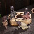 thumbnail image 3 of Adornos de monje de Kung Fu, estatua de Buda, Animal de té, bandeja de té de jardín Zen, estatuilla para bandeja de té de Kung Fu, decoración del coche, hogar y oficina (rojo), 3 of 5