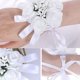 thumbnail image 5 of Ramo de flores artificiales blancas oso de fresa para novia con perlas y cintas, 5 of 6