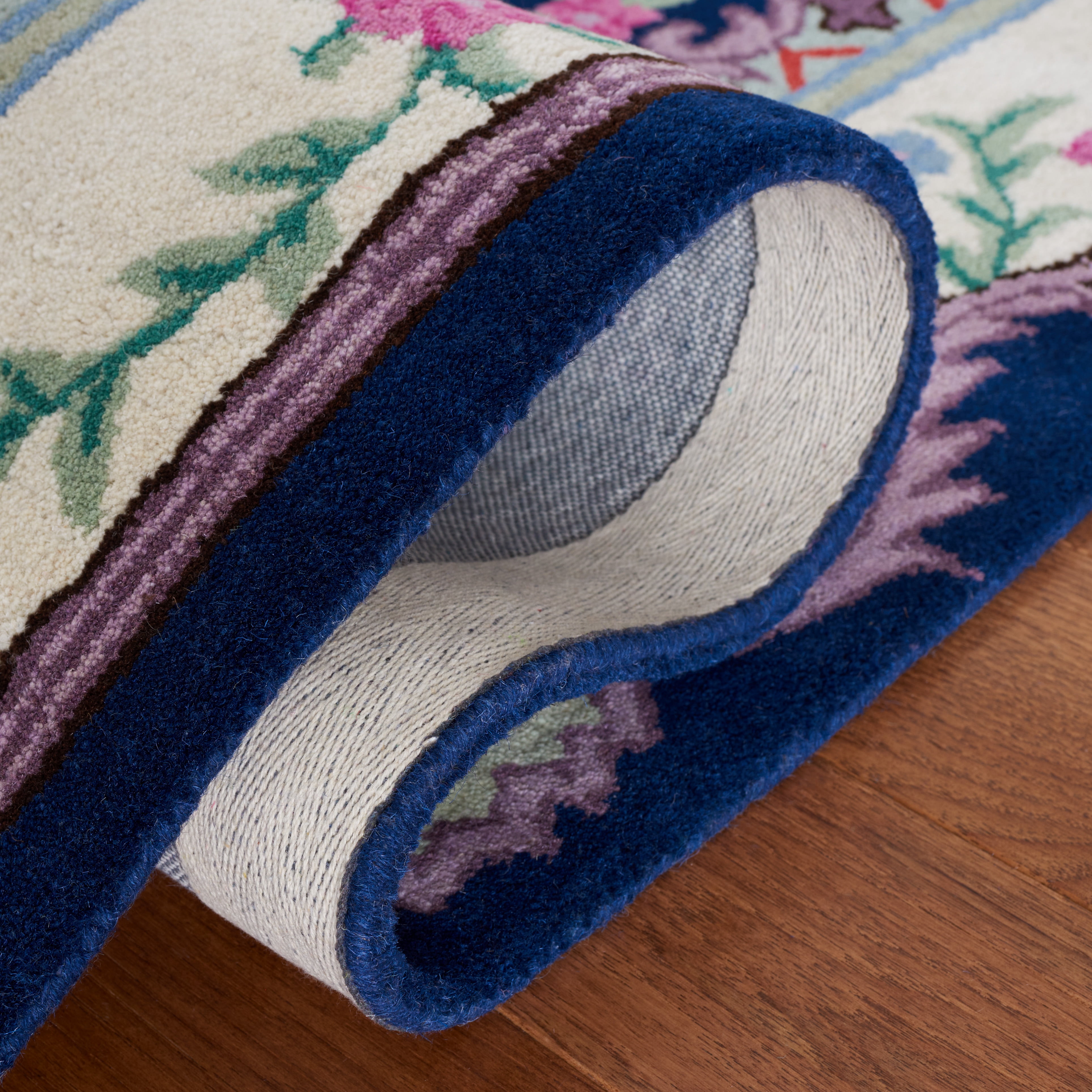 SAFAVIEH Bellagio Chandler Floral Wool Area Rug, Navy/Ivory, 5' x 5' Round