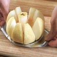 thumbnail image 4 of a Rebanadora Divisor De Corer Práctico de material acero Inoxidable Pitter, Corta Y Descorazona Manzanas Facilidad, Rebanadora de manzana, 4 of 8