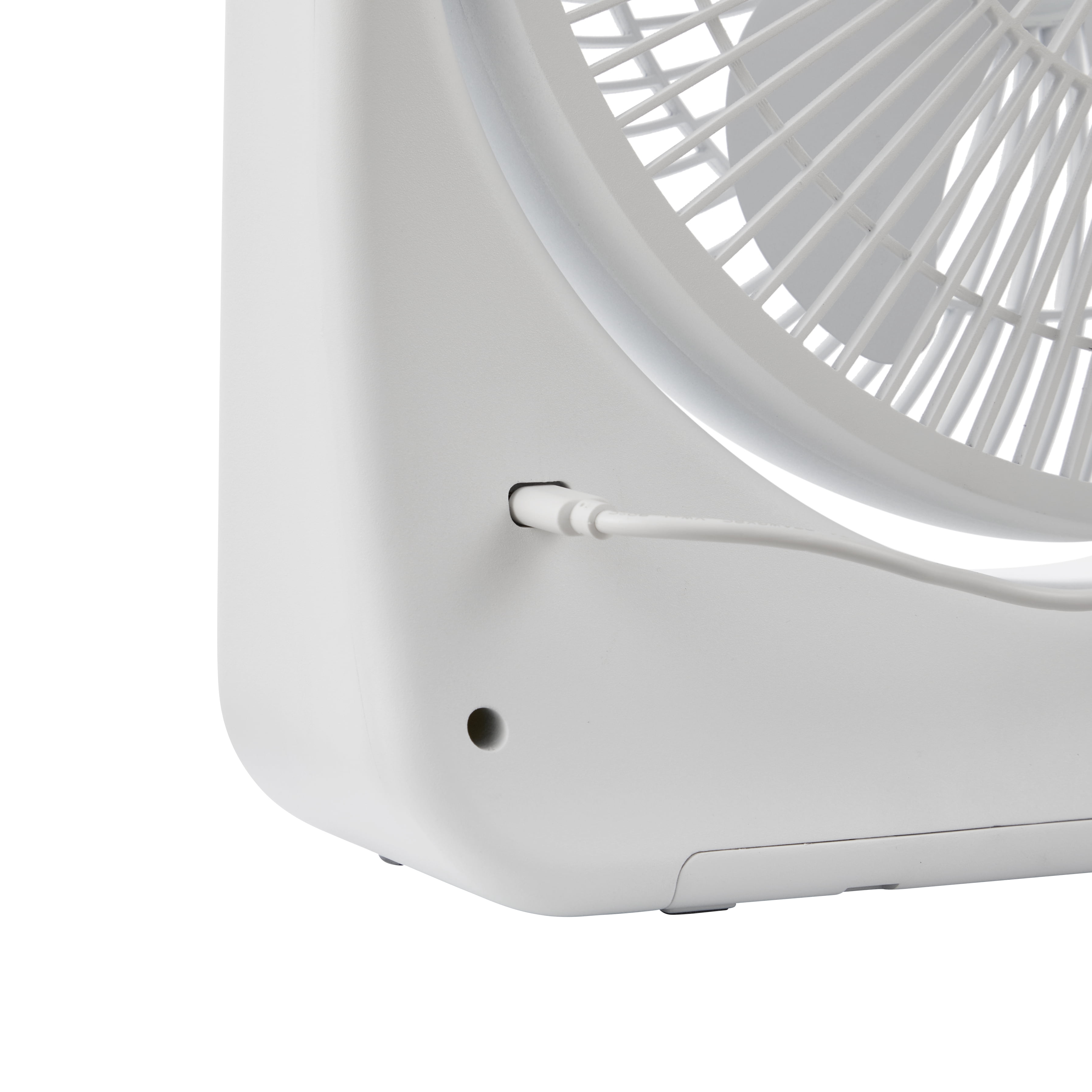 Mainstays 9 in Portable Fan, White