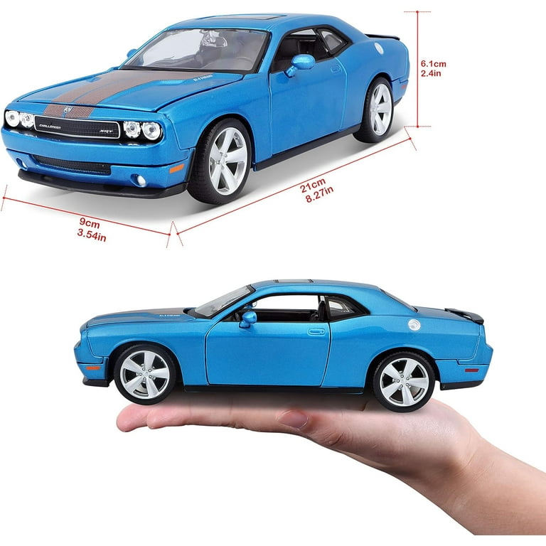 Maisto Toys Car: 1:24 Scale 2008 Dodge Challenger SRT8