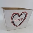 thumbnail image 1 of Blanc avec Amour dans un Planteur de Coeur, 1 of 1