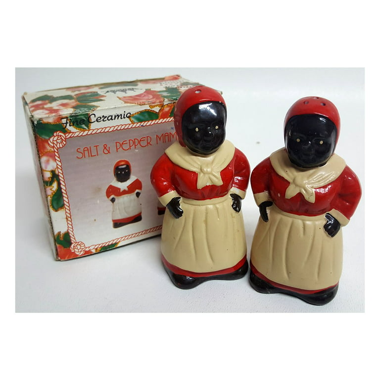 Pair of salt and pepper shakers in form of Mammy and Chef