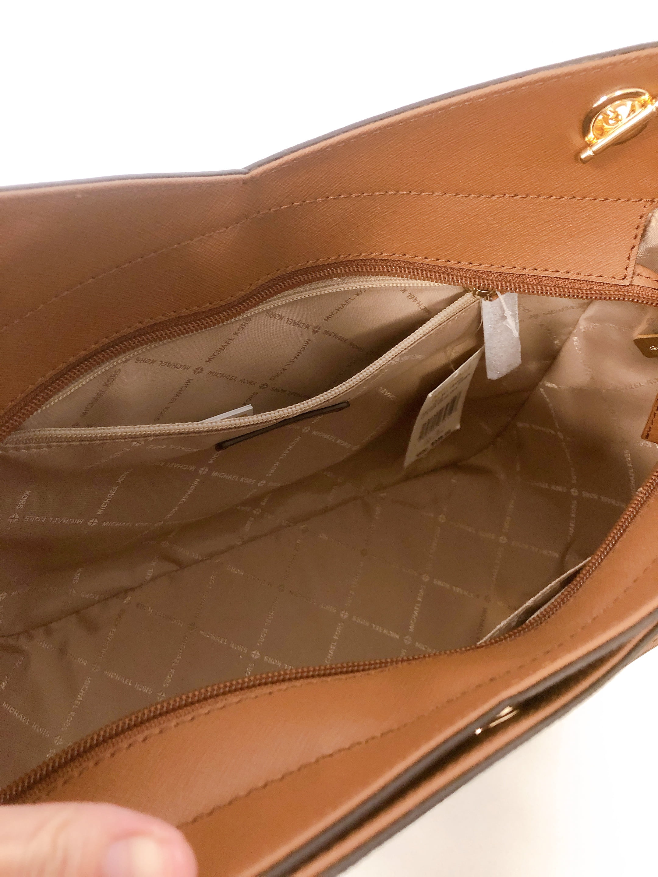 Jet Set Large Saffiano Leather Shoulder Bag MK negra – FursCollection