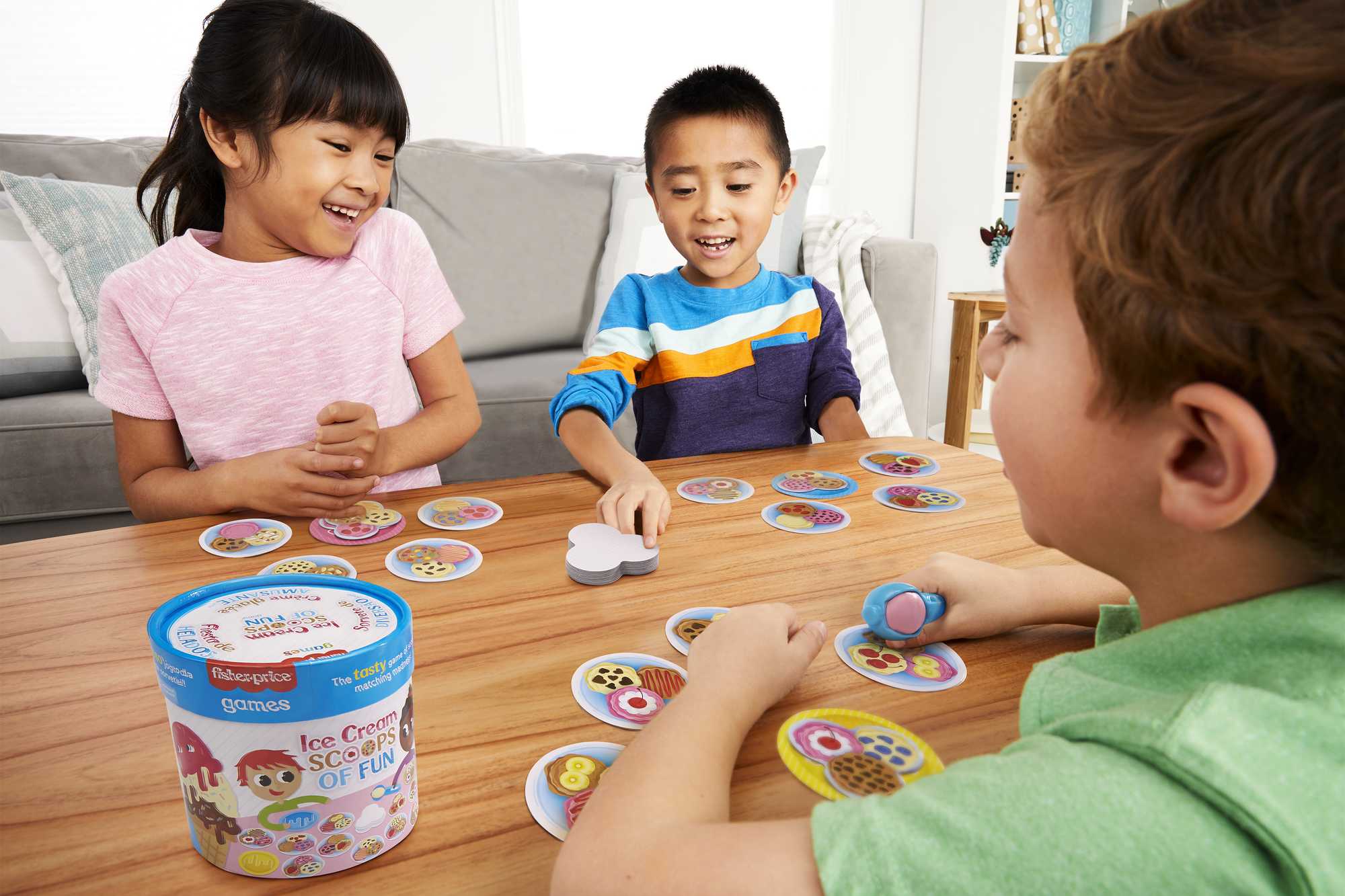 Fisher-Price Ice Cream Scoops of Fun Board Game for Kids with Ice Cream Scoop Spinner