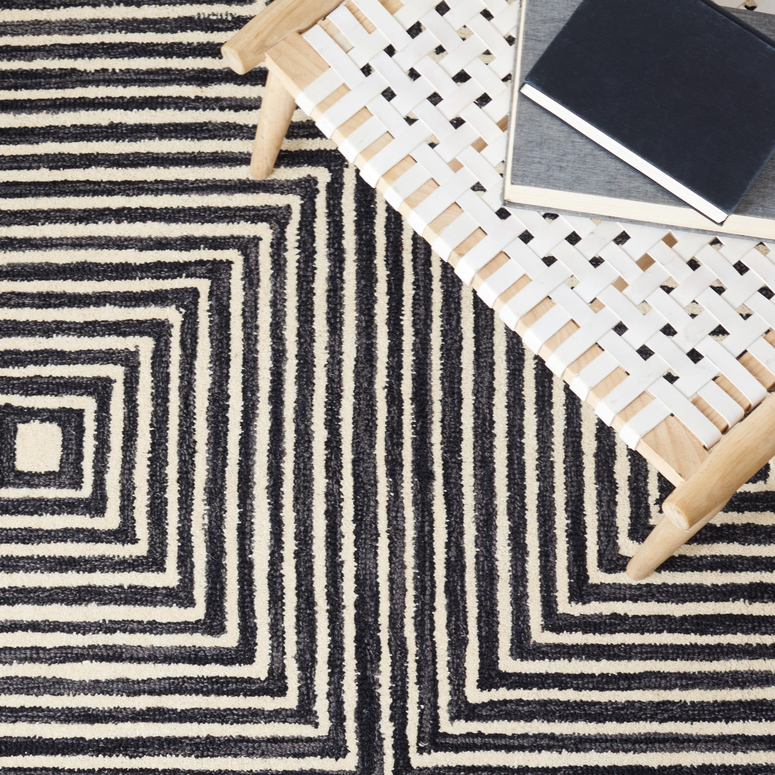 Safavieh Metro Chodak Abstract Runner Rug, Black/Beige, 2'3" x 9'
