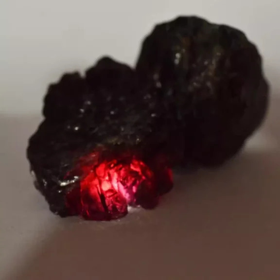 Red Garnet Stone 100-150 Carat Lot Rough Untreated Healing Crystal High Quality.